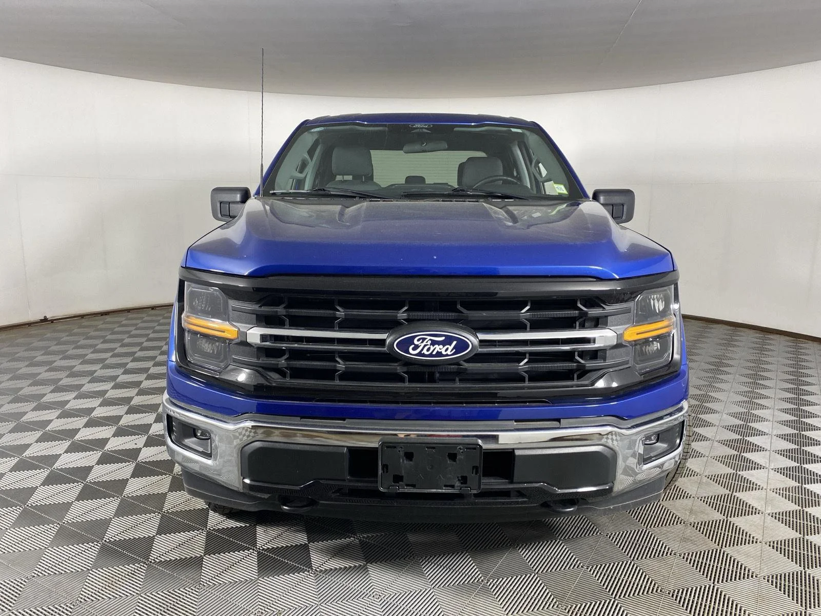 Used 2025 Atlas Blue Ford XLT image 2