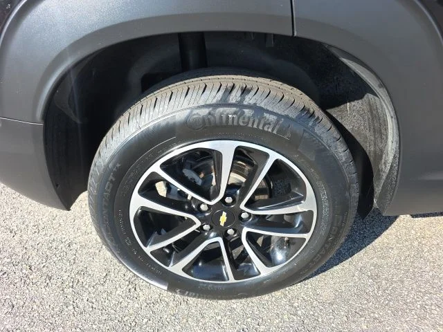 Used 2025 Black Chevrolet LT image 10