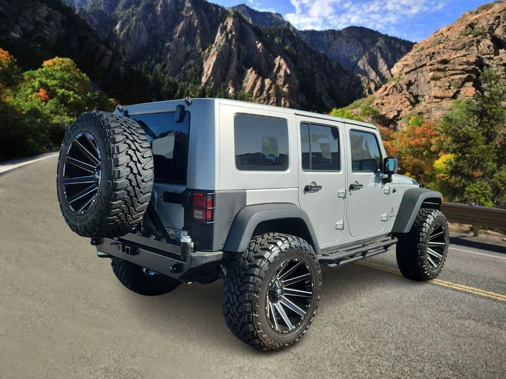 Used 2007 Silver Jeep Unlimited Rubicon image 3