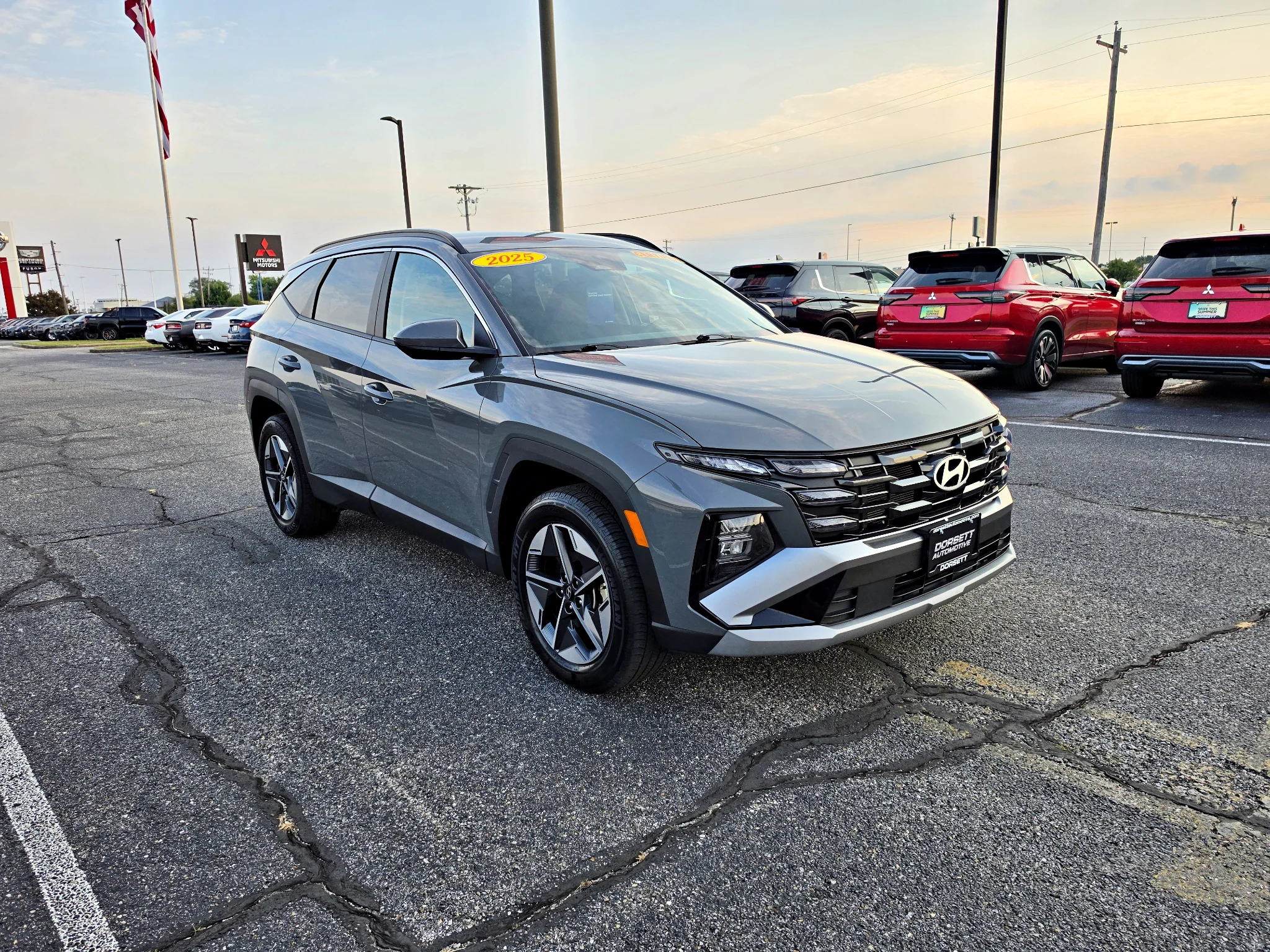 Certified Used 2025 Hampton Gray Hyundai SEL image 4