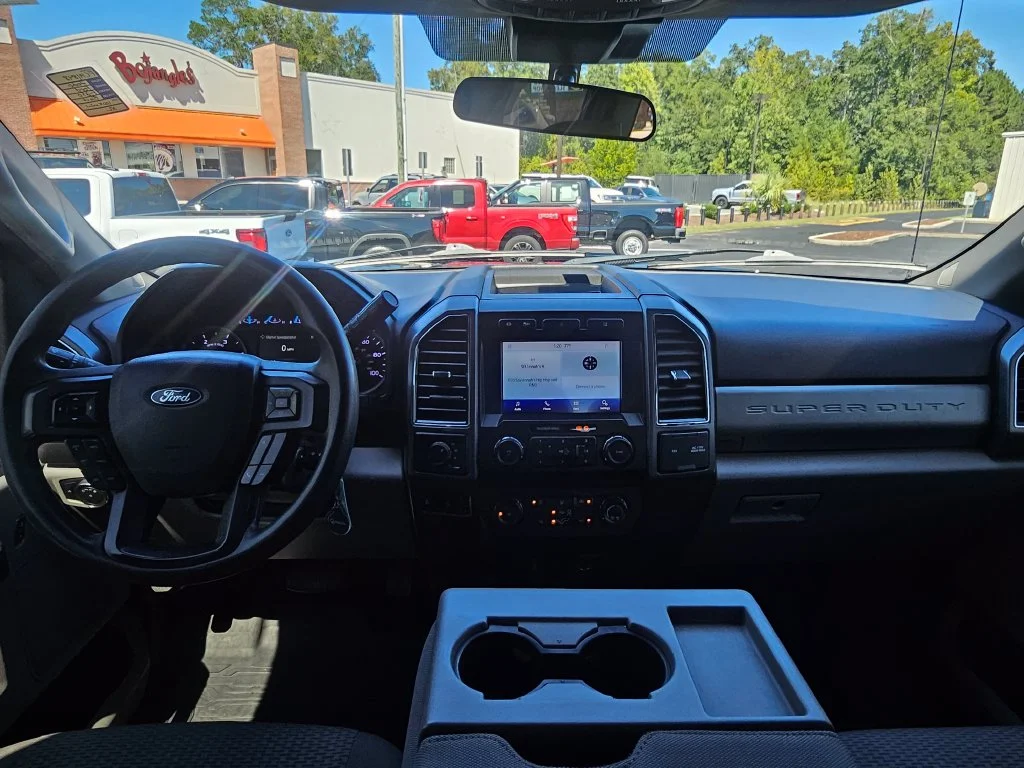 Used 2020 Black Metallic Ford XLT image 5