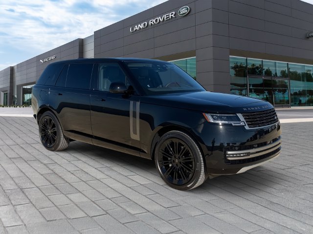 New 2027 Santorini Black Land Rover SE image 7