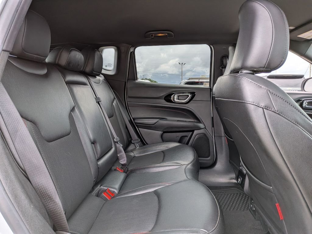 Used 2024 Silver Jeep Trailhawk image 33