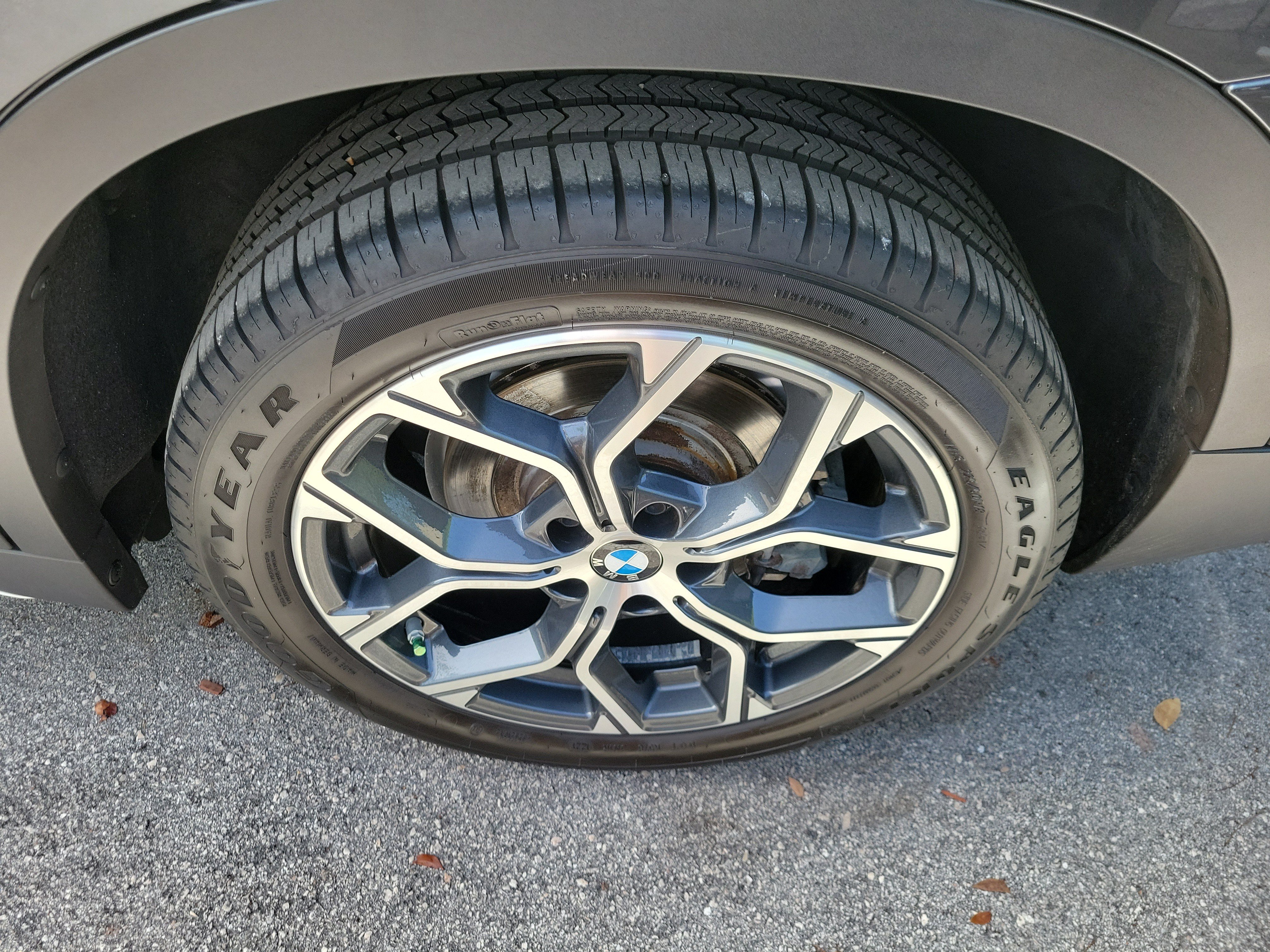 Used 2021 Mineral Gray Metallic BMW sDrive28i image 5