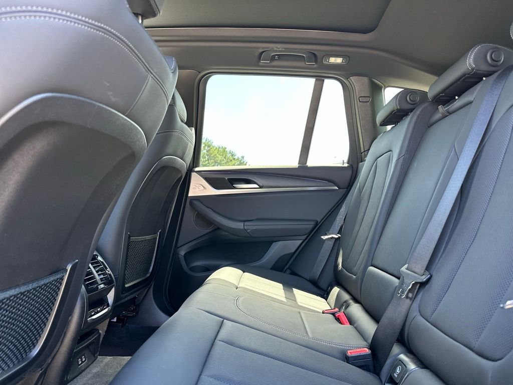 Used 2024 Skyscraper Grey Metallic BMW xDrive30i image 18