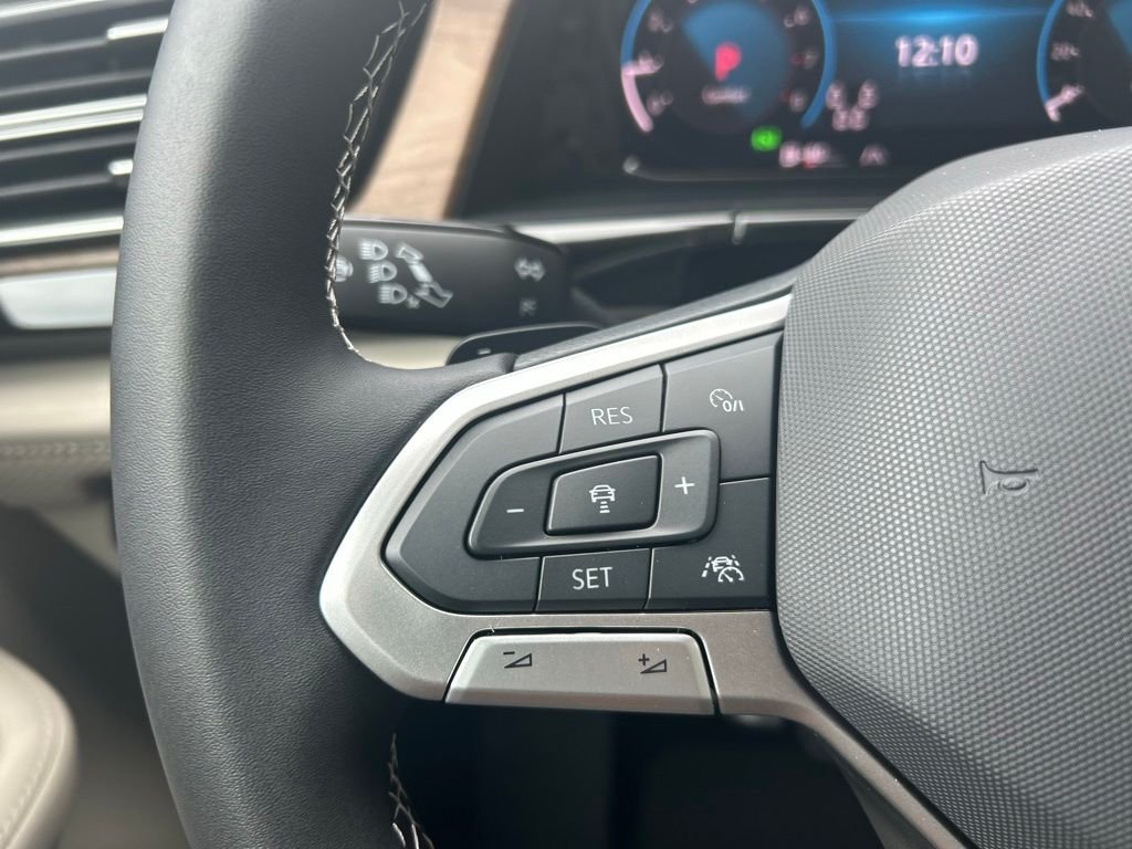 New 2026 Black Volkswagen SE w/Technology image 19