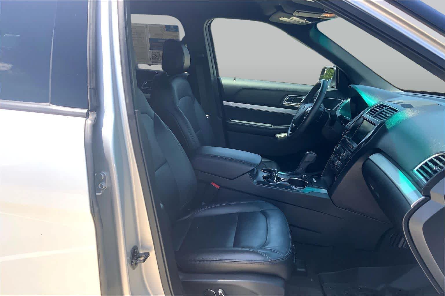 Used 2016 Ingot Silver Ford XLT image 9
