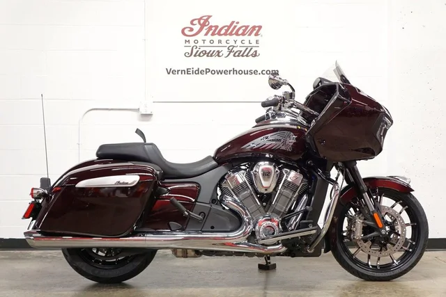 2026 Indian Motorcycle Challenger® Limited 112 W/Powerband Audio Crimson 