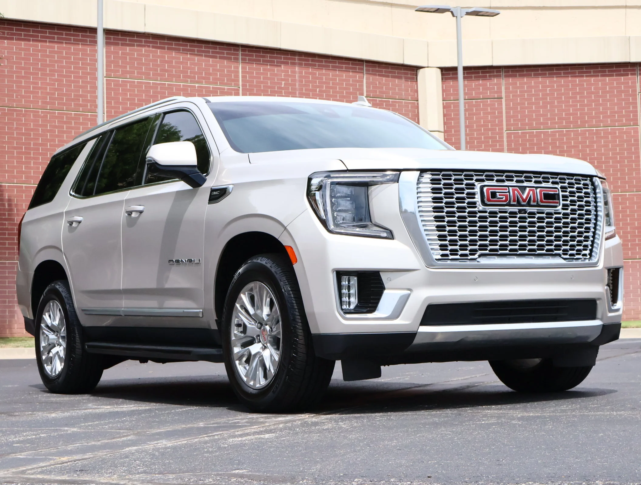 2021 GMC Yukon 4WD Denali's photo
