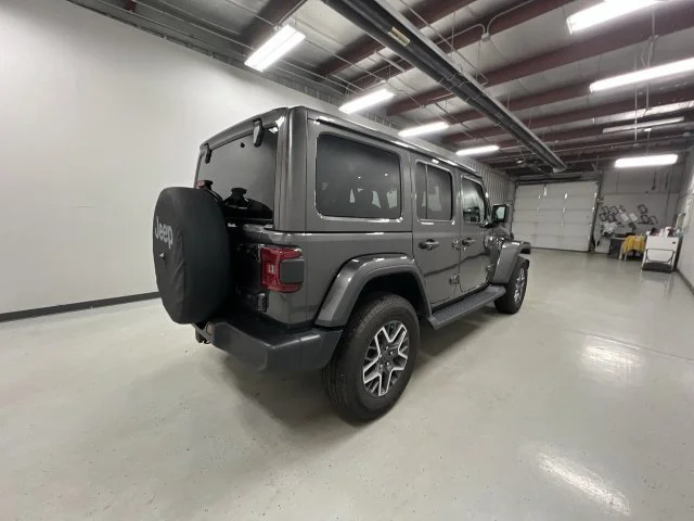 2025 Jeep Wrangler 4-Door Sahara - Photo 8