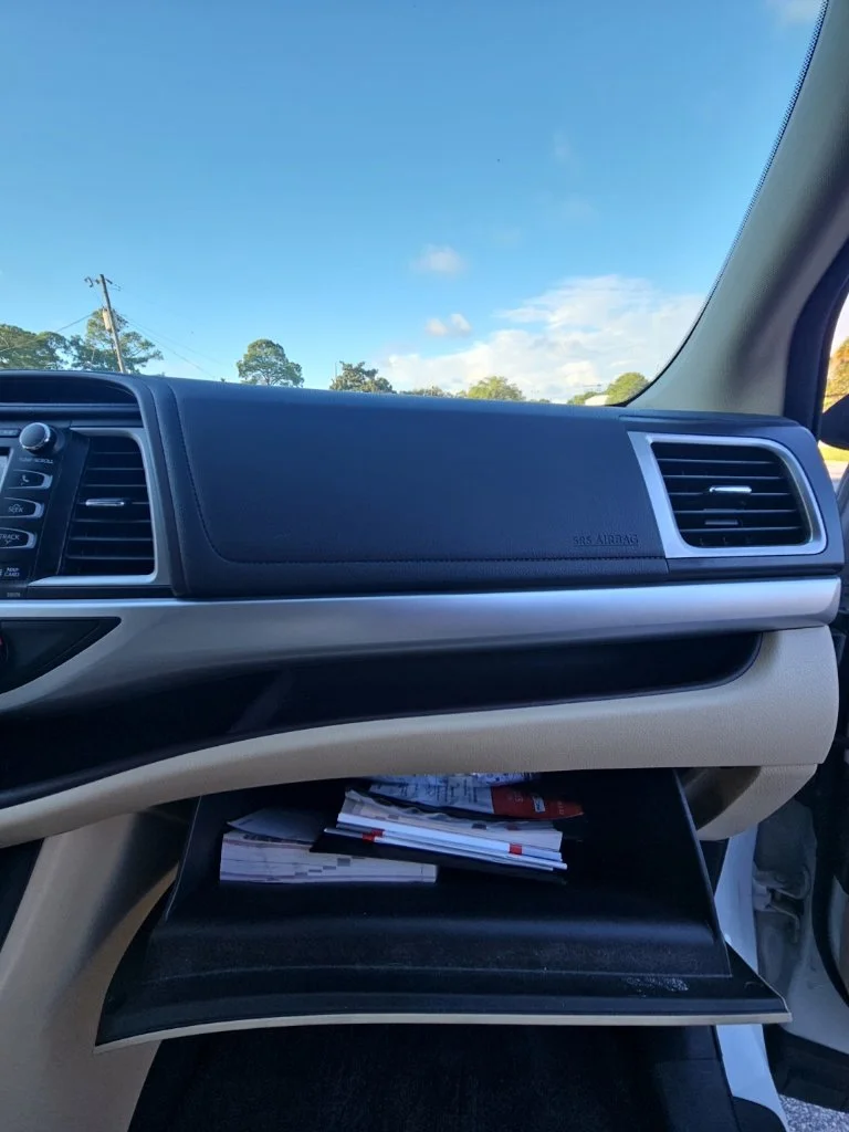 Used 2017 White Toyota XLE image 26
