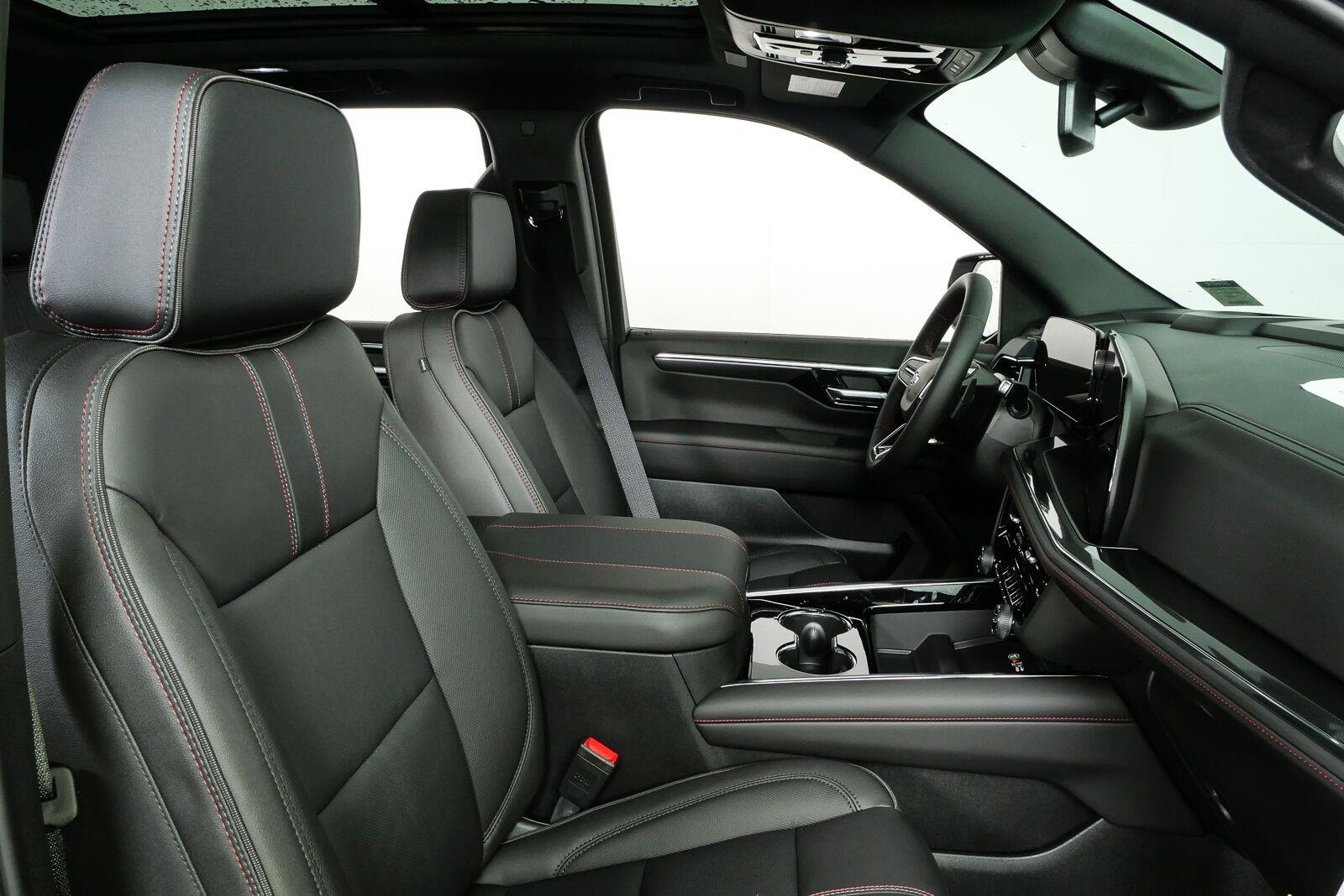 2026 Chevrolet Suburban RST - Photo 24
