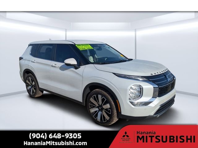 2025 Mitsubishi Outlander SE 2WD's photo