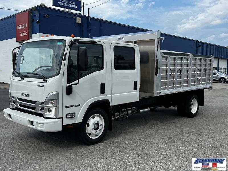 2025 Isuzu NRR's photo