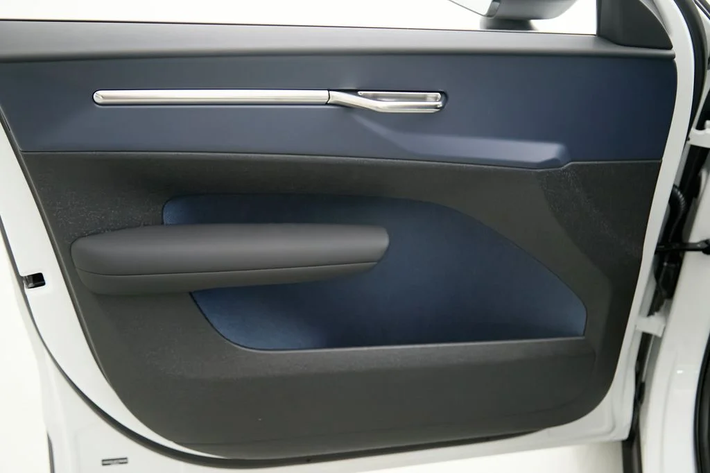 New 2026 Crystal White Volvo Ultra image 10