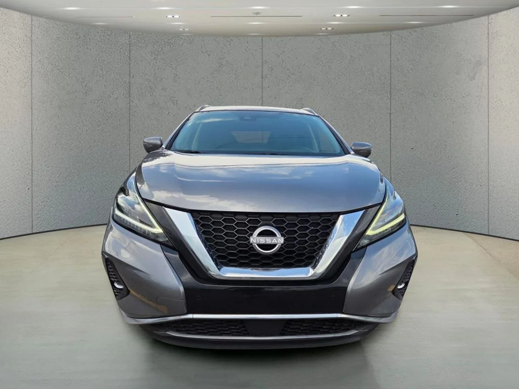 Used 2023 Gray Nissan SV image 8