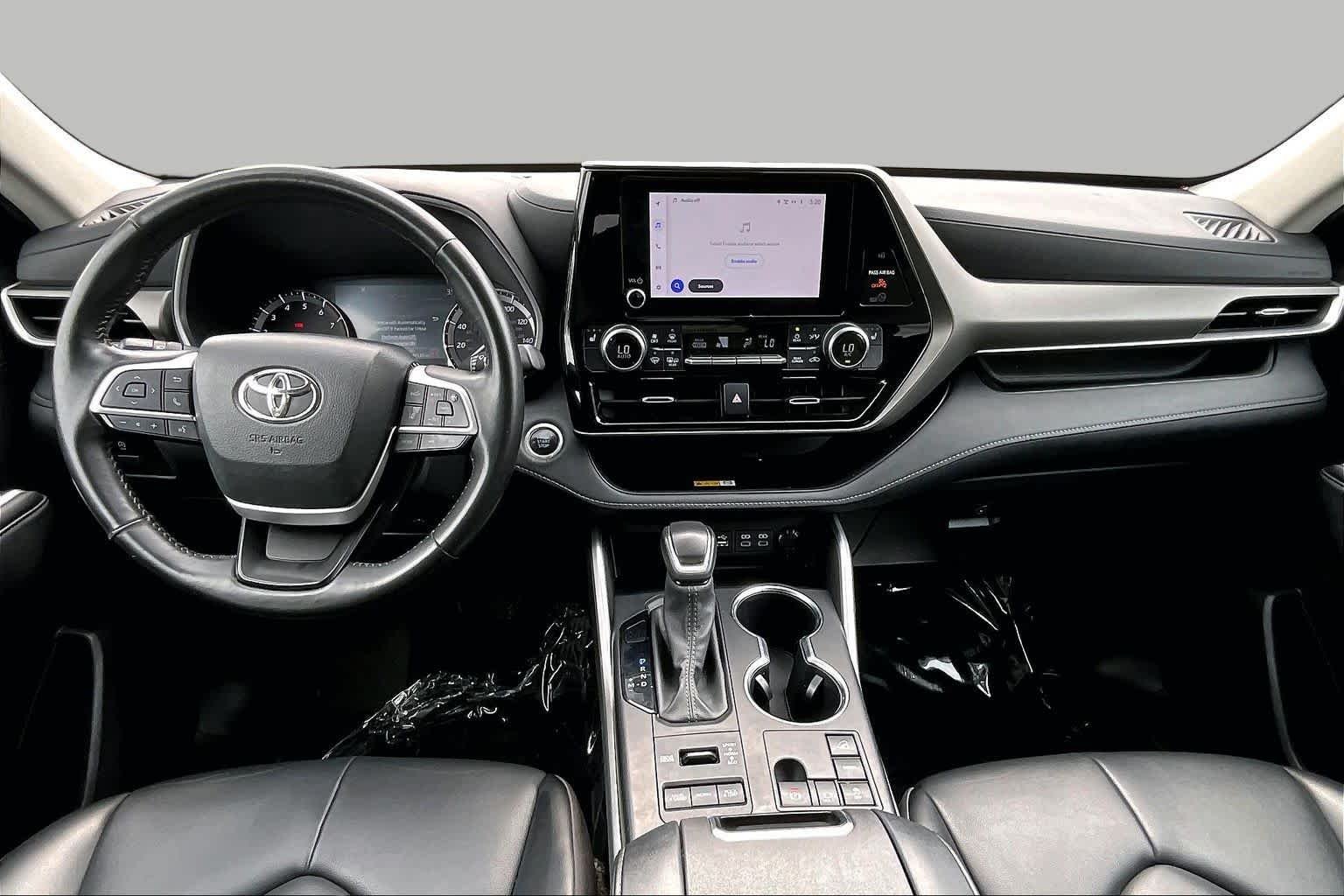 Used 2024 Moon Dust Toyota XLE image 16