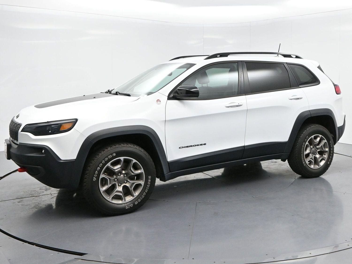 Used 2022 Bright White Clearcoat Jeep Trailhawk image 3