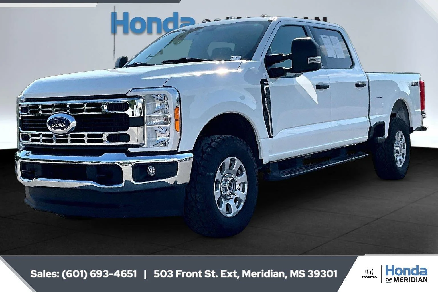 Used 2023 Oxford White Ford XLT image 10