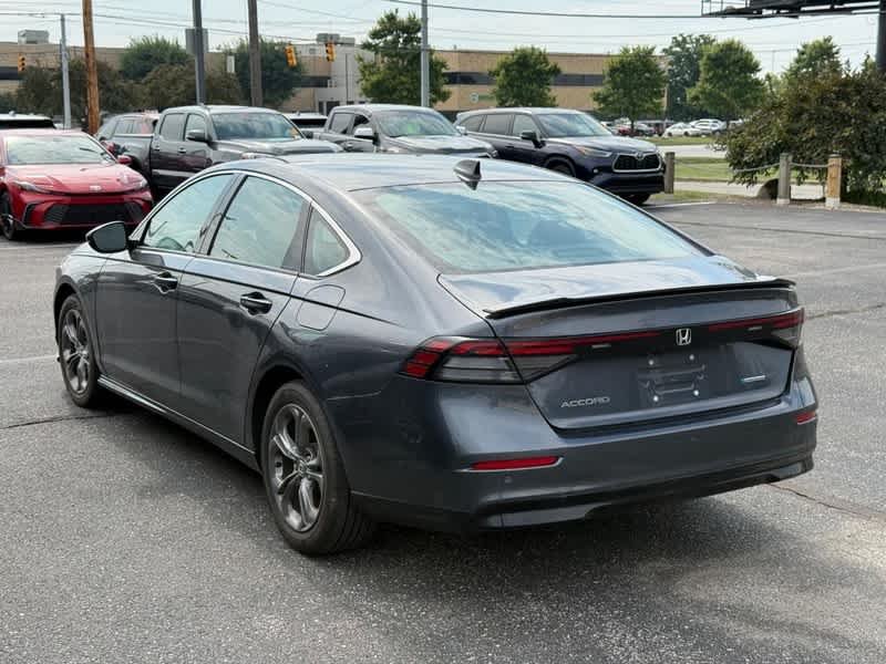 Used 2023  Honda EX-L image 3
