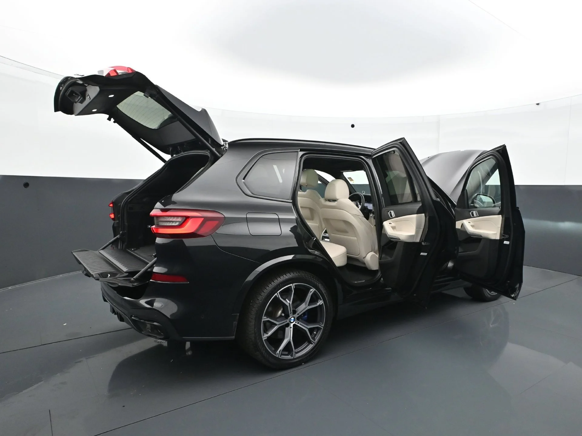 Used 2022 Black Sapphire Metallic BMW xDrive40i image 36