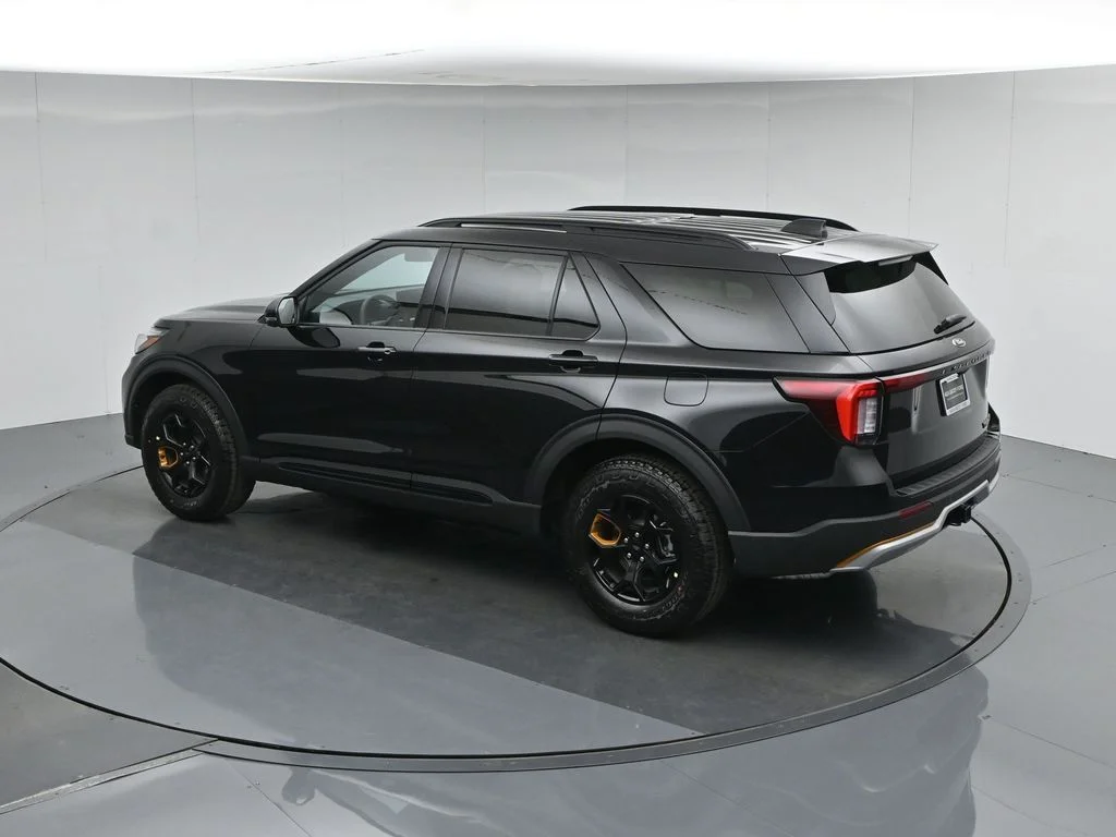 New 2026 Agate Black Metallic Ford Tremor image 43