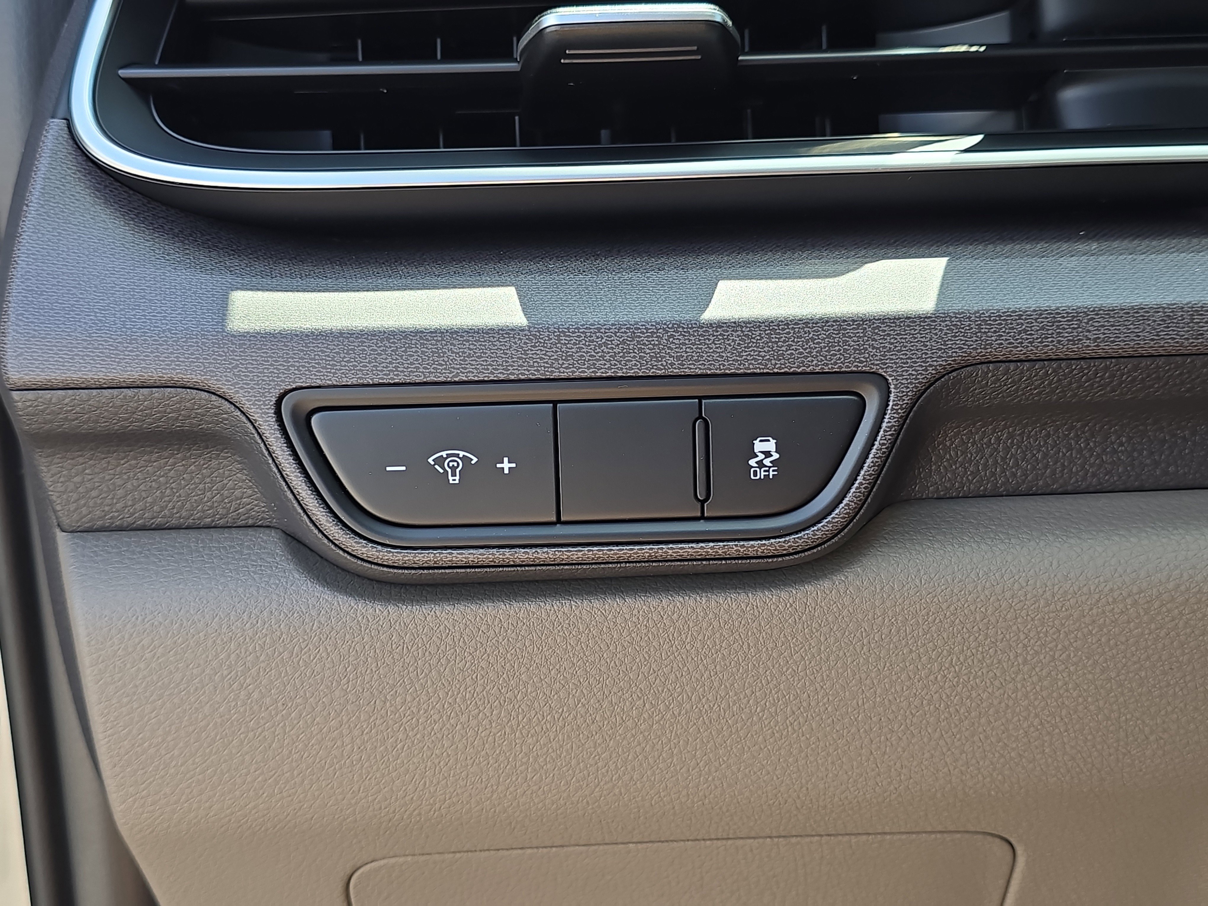 New 2026 Ivory Silver Kia EX image 30
