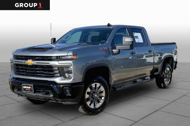 Pre-Owned 2026 Chevrolet Silverado 2500HD Custom 4WD Crew Cab Pickup