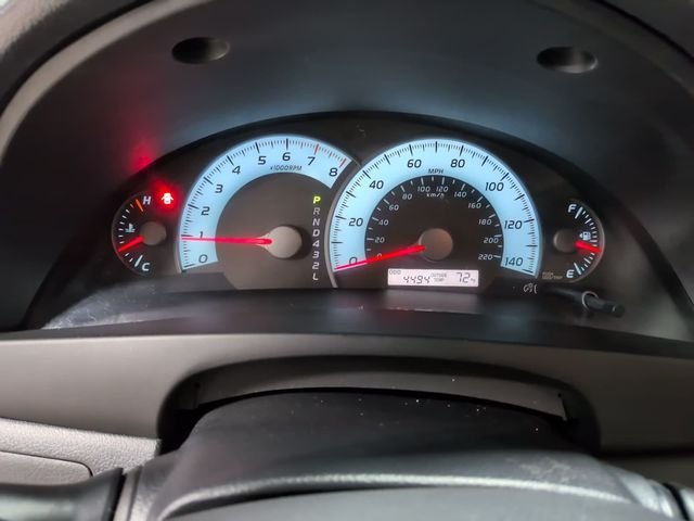 Used 2009 Silver Toyota SE image 18
