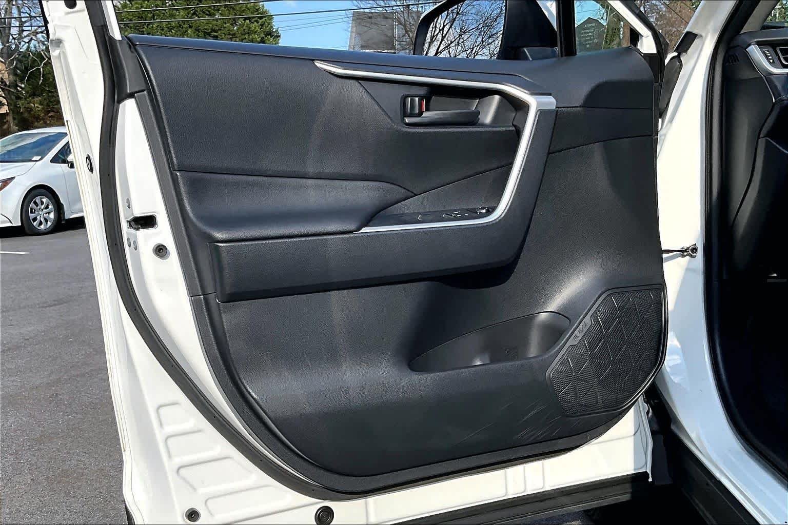 Used 2023 Ice Cap Toyota LE image 19