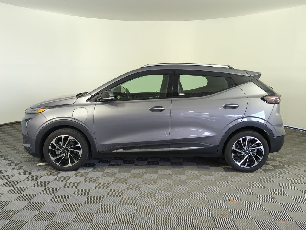 Used 2023 Gray Chevrolet Premier image 3