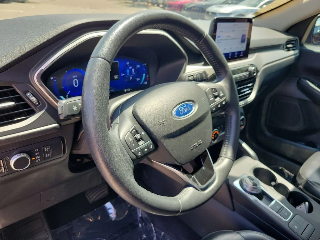 Used 2020 Magnetic Metallic Ford SE Sport image 18