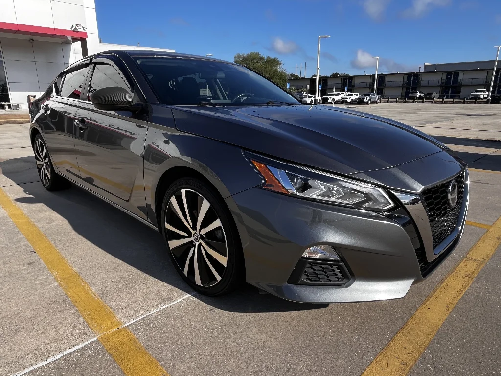 2022 Nissan Altima 2.5 SR's photo