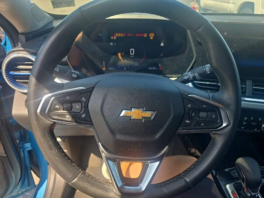 Used 2025 Blue Chevrolet LT image 14