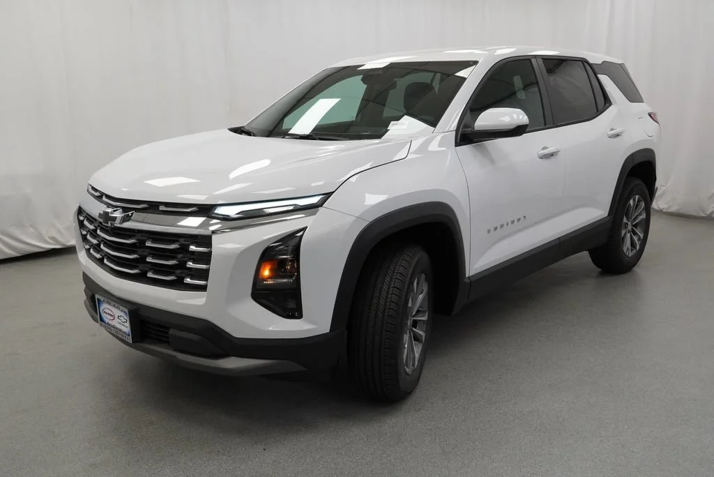New 2027 Summit White Chevrolet LT image 4