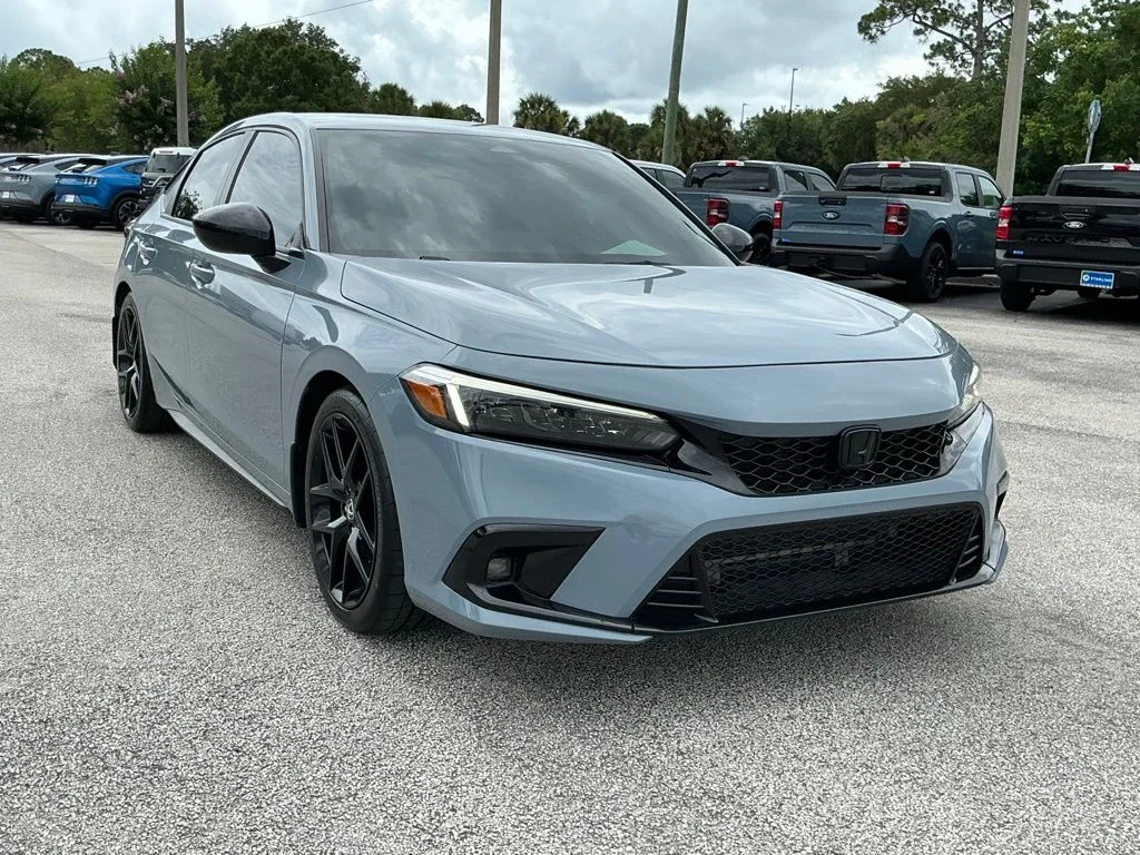 Used 2023  Honda Sport image 15