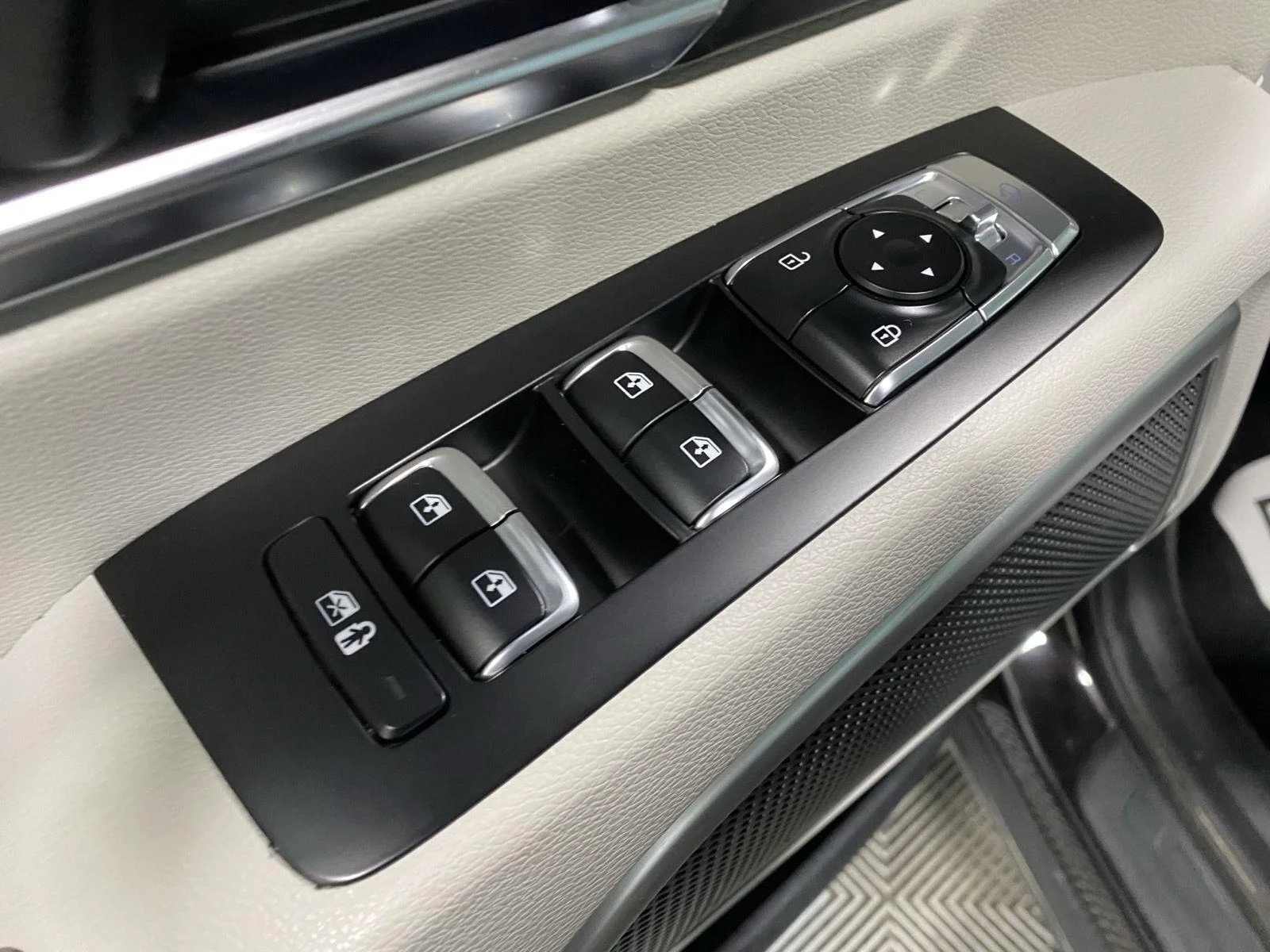 Used 2021 Black Copper Kia EX image 19