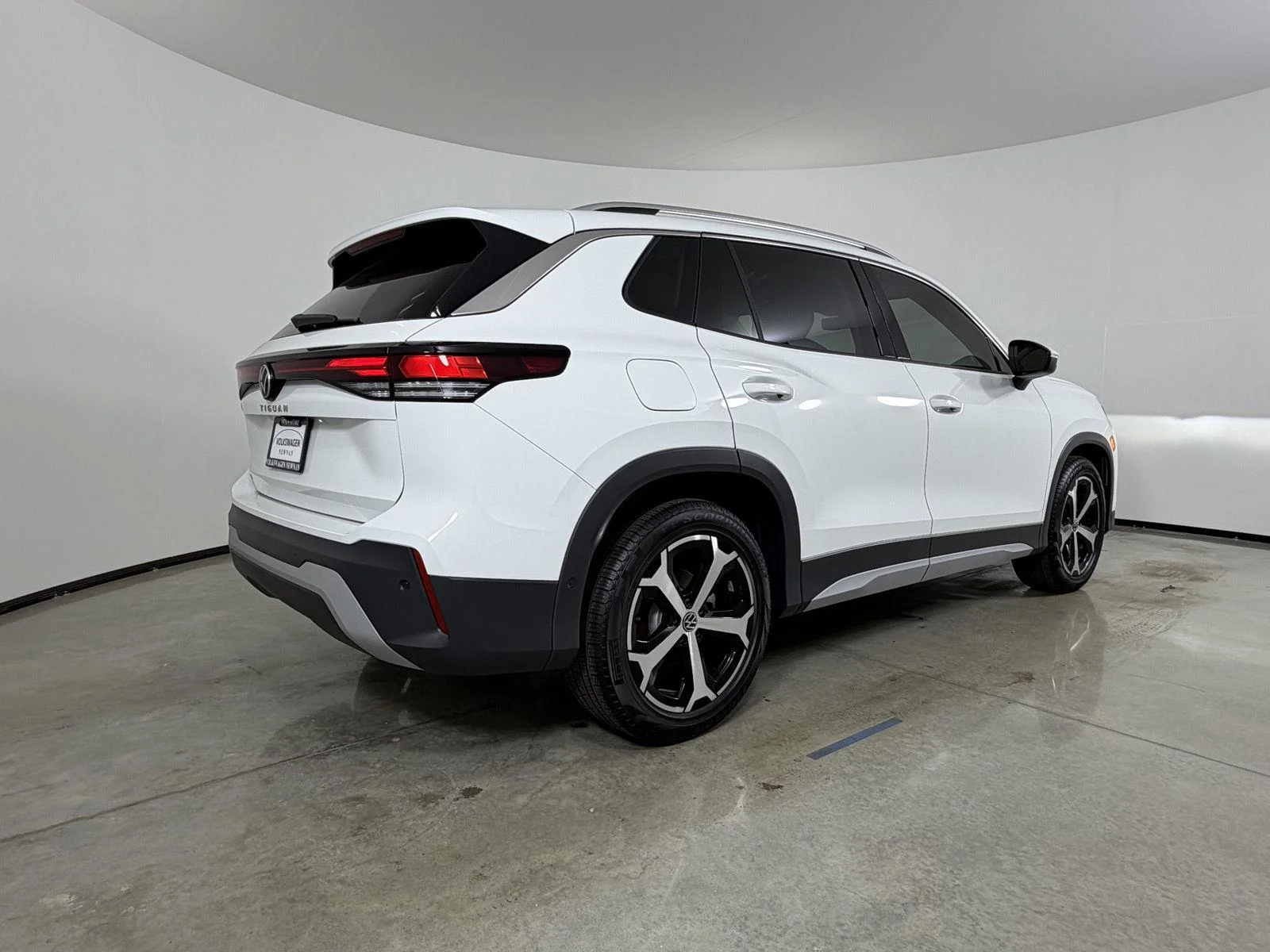 New 2026 Pure White Volkswagen SE image 5