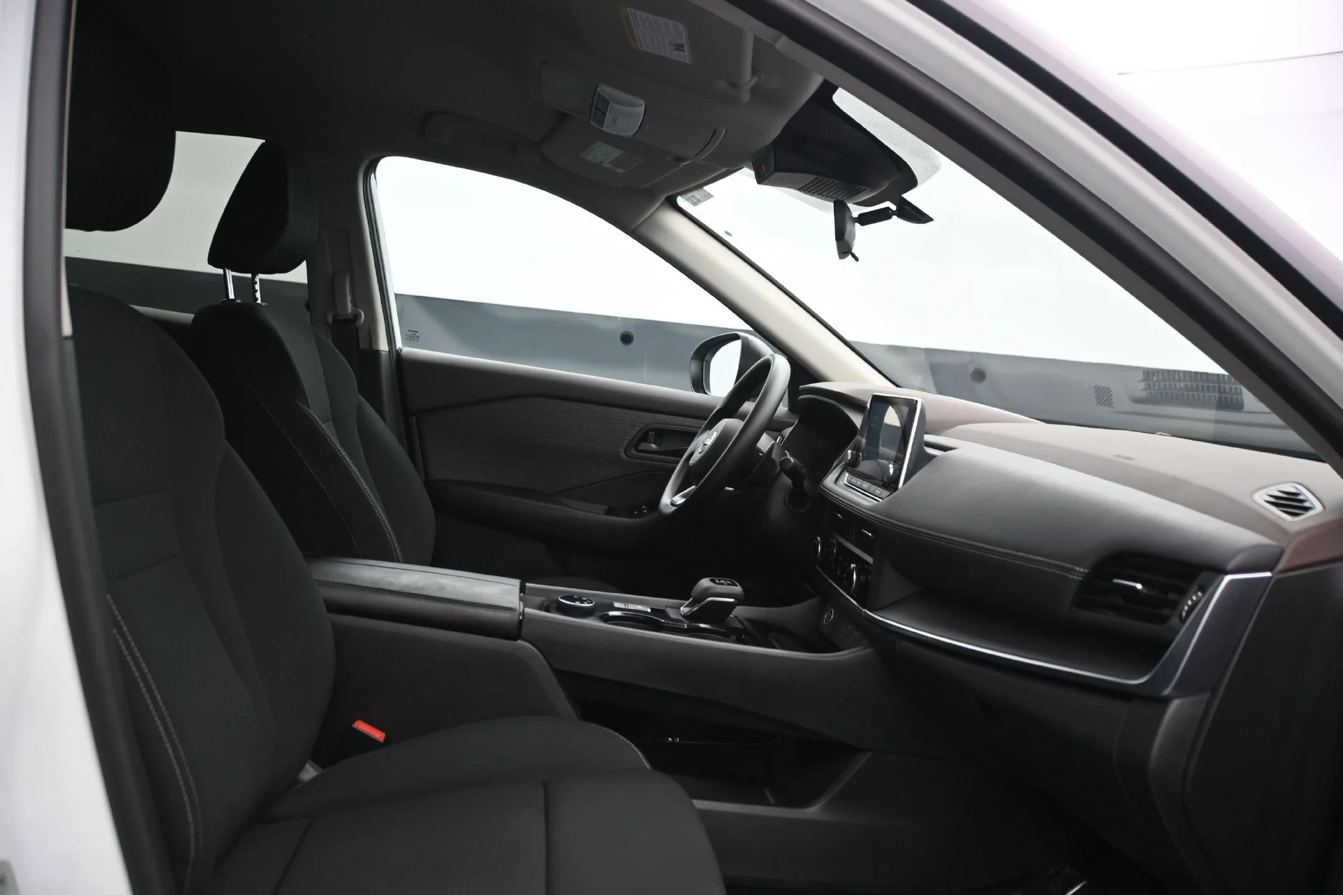 Used 2023 Glacier White Nissan S image 13