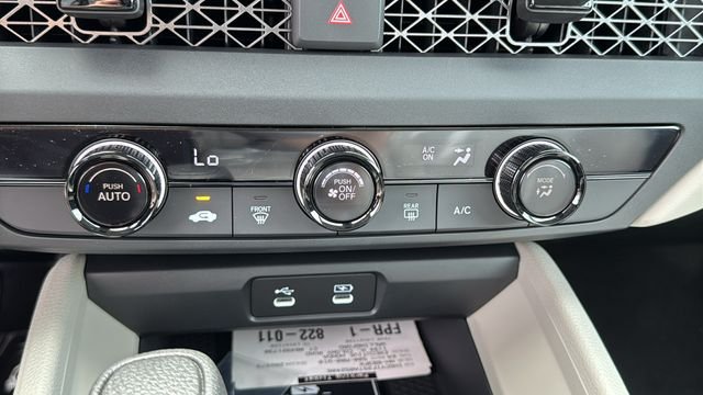 New 2026 Platinum White Pearl Honda LX image 19
