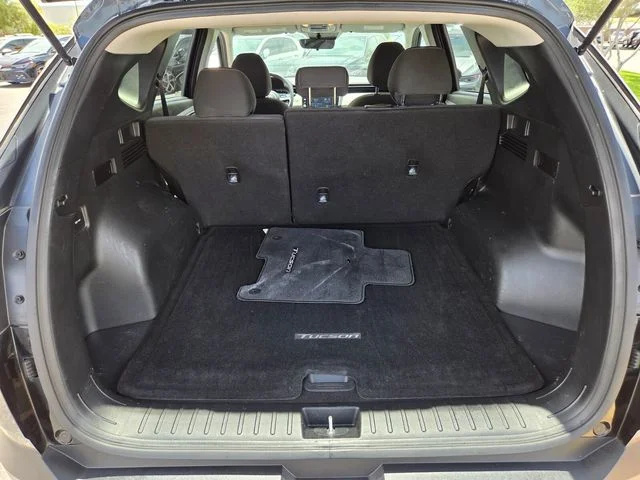 Used 2022 Black Hyundai SEL image 13