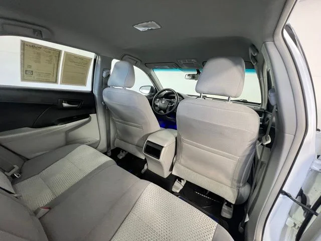 Used 2014 White Toyota LE image 30