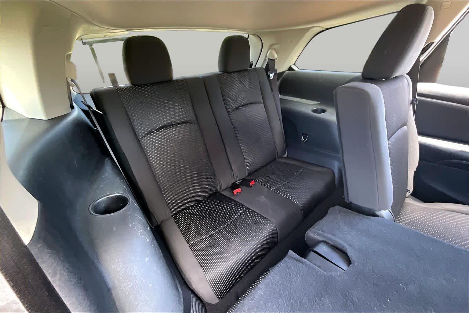 Used 2018 Billet Clearcoat Dodge SE image 35