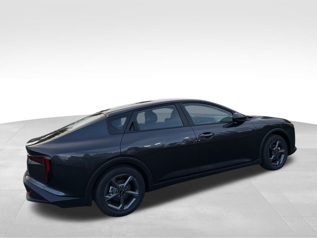 2025 Kia K4 LXS photo 3