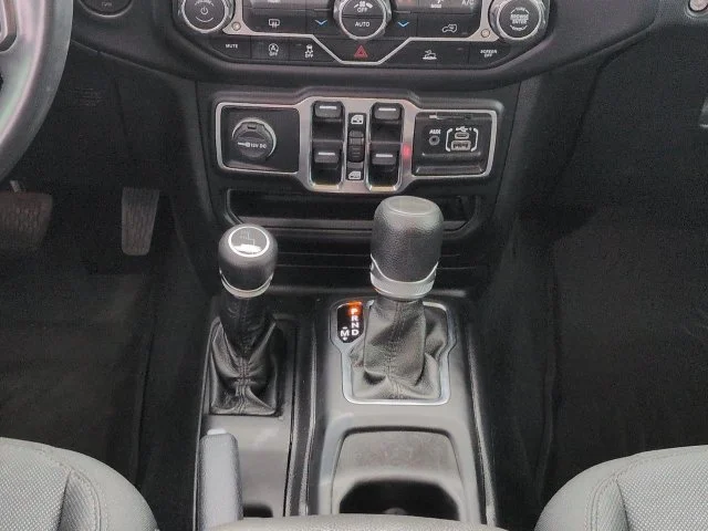 Used 2020 Gobi Clearcoat Jeep Sport image 19