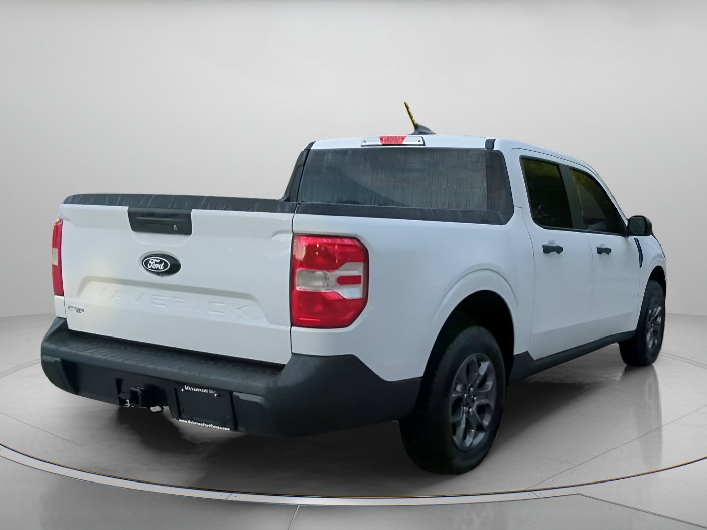 New 2026 Oxford White Ford XLT image 25