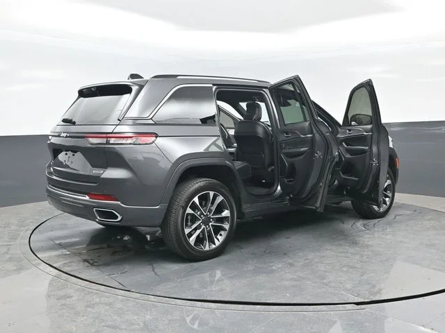 Certified Used 2022 Metallic Jeep Overland 4xe image 29