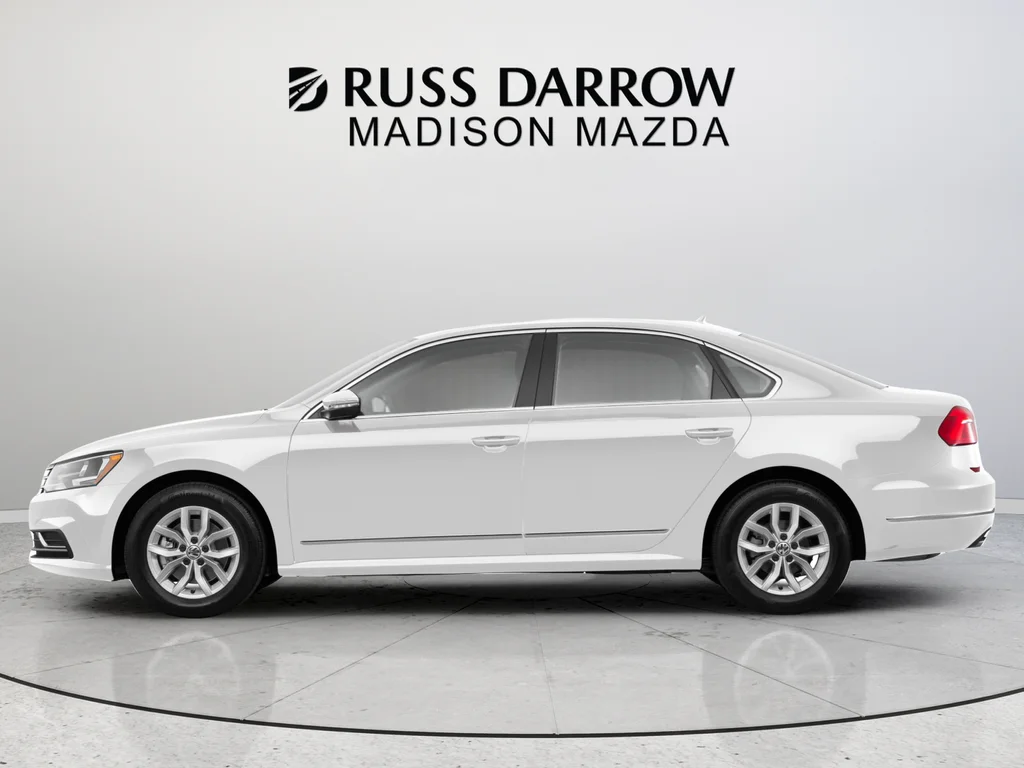 Used 2016 White Volkswagen 1.8T SE image 2