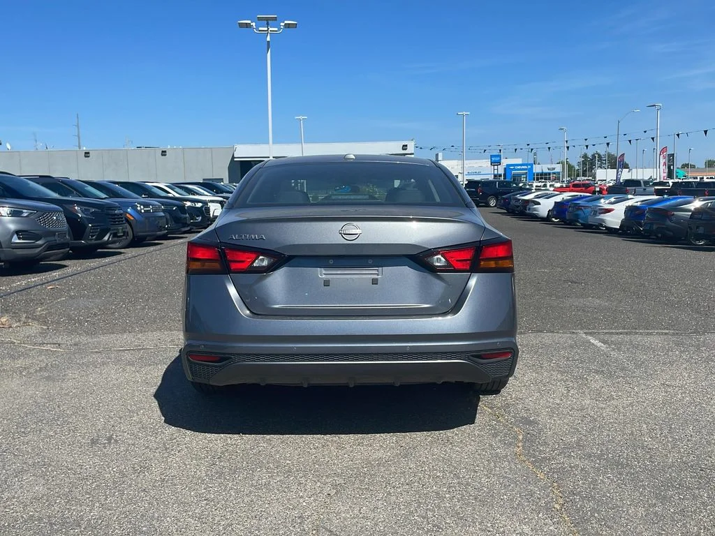 2025 Nissan Altima SV - Photo 6