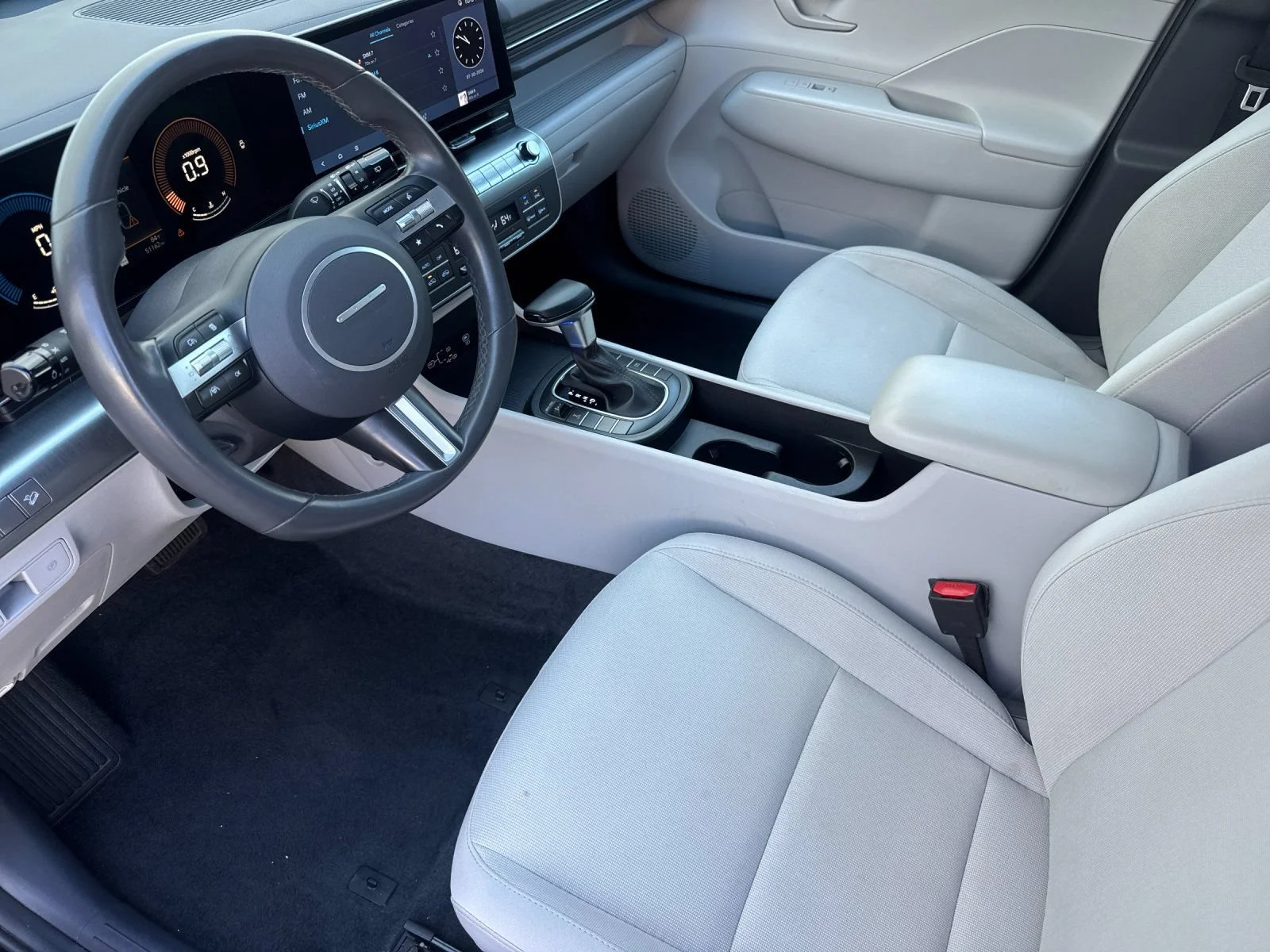 2025 Hyundai Kona SEL - Photo 9
